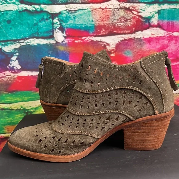 Sofft Ankle Bootie “Westwood II” - Picture 5 of 13